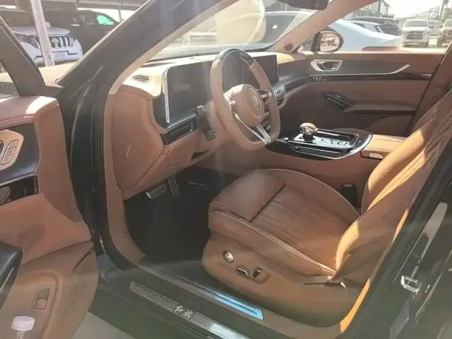Hongqi H9 — Фото автомобиля 6
