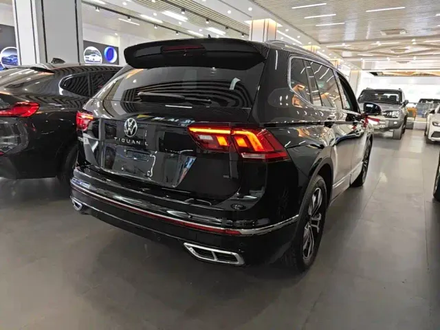 Volkswagen Tiguan L — Фото автомобиля 6