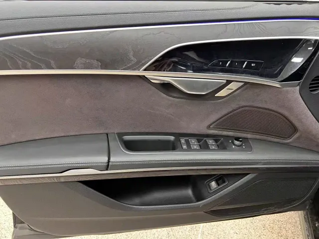 Audi A8 — Фото автомобиля 14