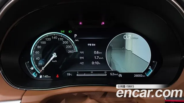 Genesis GV70 — Фото автомобиля 11