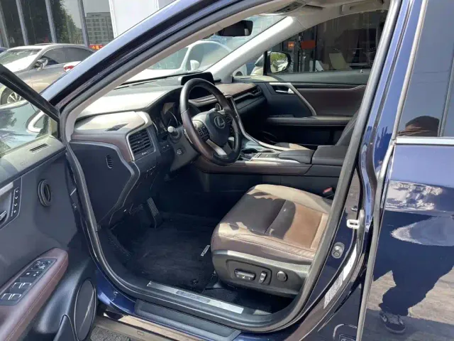Lexus RX — Фото автомобиля 9