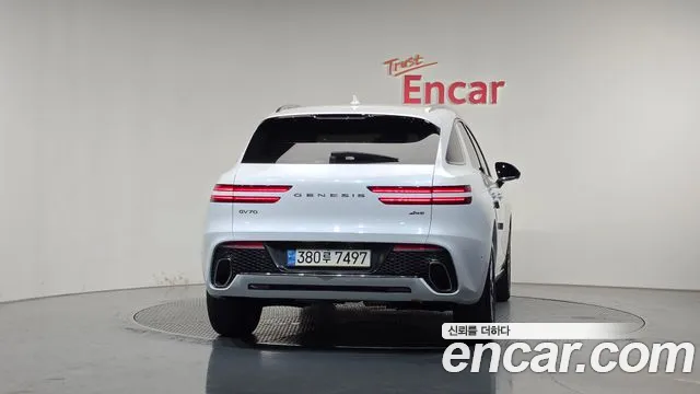 Genesis GV70 — Фото автомобиля 4