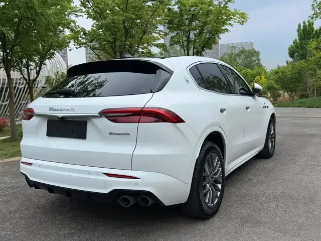 Maserati Grecale — Фото автомобиля 11