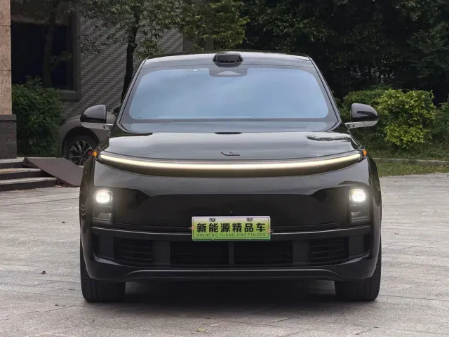 Li Auto L9 — Фото автомобиля 2