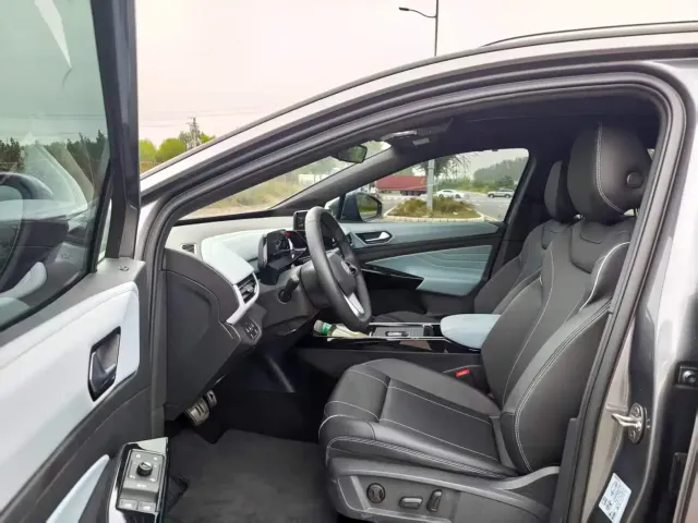 Volkswagen Volkswagen ID.4 X 2024 Pure Intelligent Edition — Фото автомобиля 4