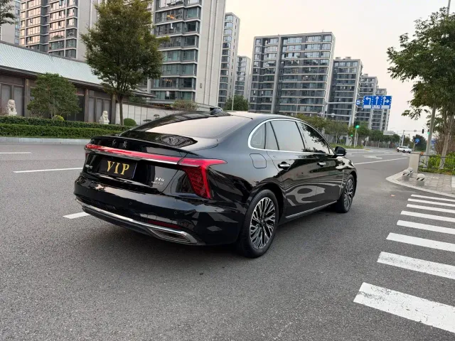 Hongqi H5 — Фото автомобиля 13