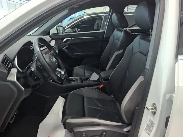 Audi Q3 — Фото автомобиля 14