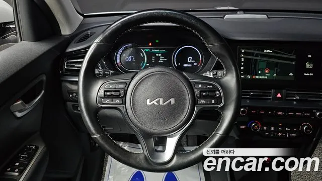 Kia Niro — Фото автомобиля 20