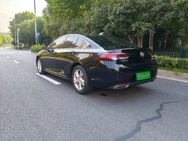 Buick Regal — Фото автомобиля 6