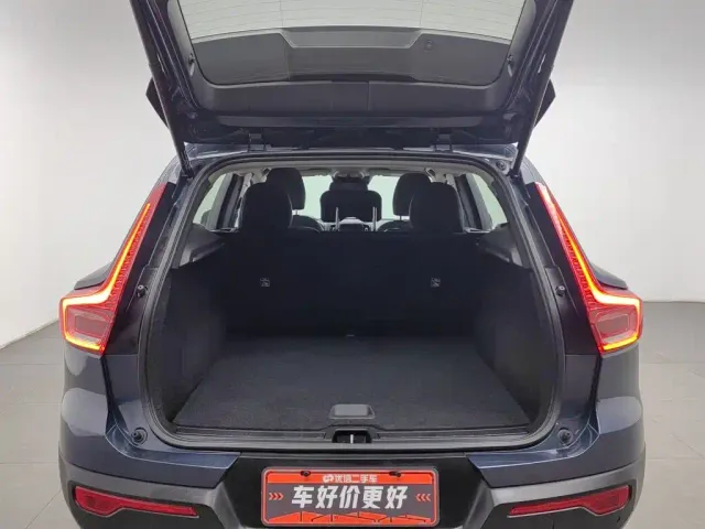 Volvo Volvo XC40 2022 Model T4 AWD Smart Drive Fashion Edition — Фото автомобиля 16