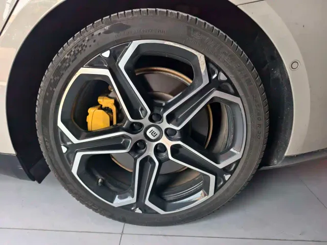 Xiaomi SU7 — Фото автомобиля 6