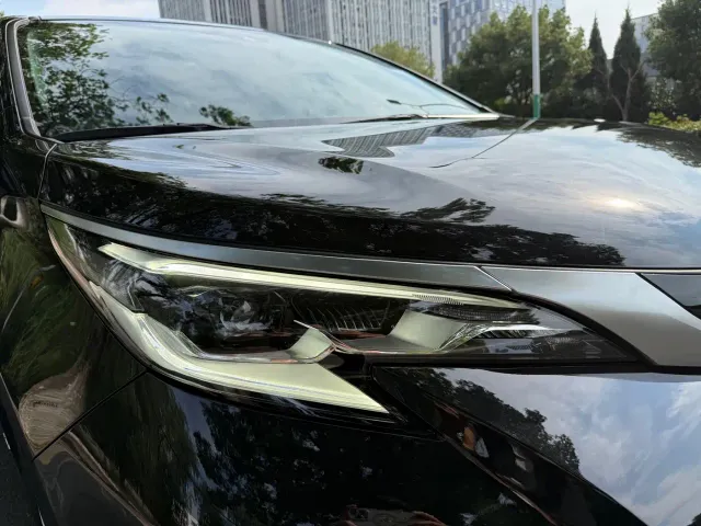 Toyota Sienna — Фото автомобиля 4