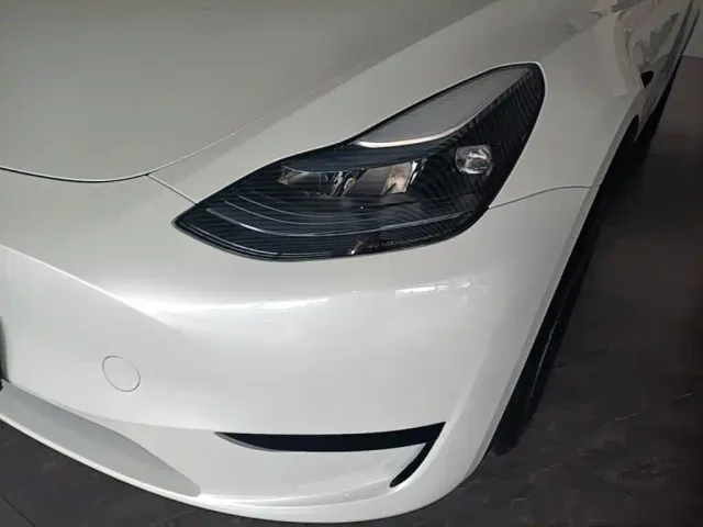 Tesla Model Y — Фото автомобиля 23