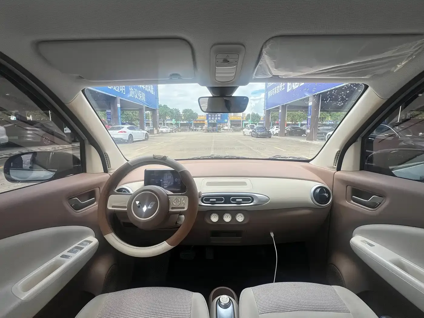 Wuling Motors Hongguang MINIEV 2025 4-Door Advanced — Фото автомобиля 5