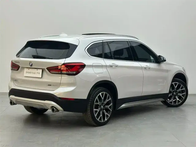 BMW X1 — Фото автомобиля 4