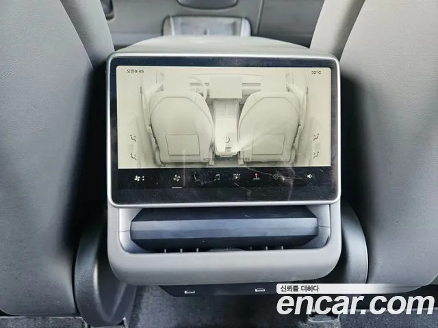Tesla Model Y — Фото автомобиля 19