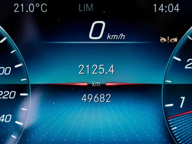Mercedes-Benz E-Class — Фото автомобиля 16
