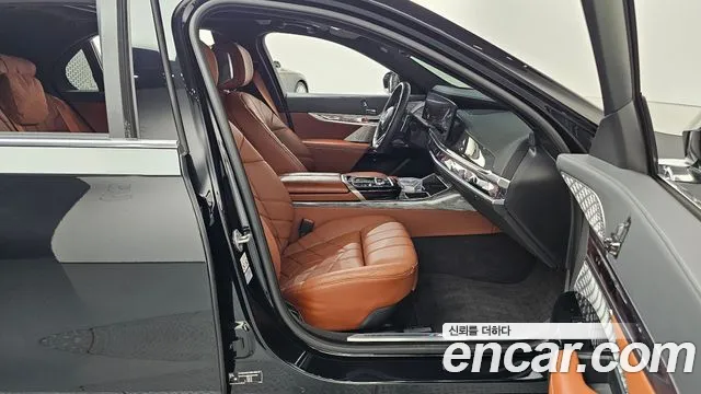 BMW 7 Series G70 — Фото автомобиля 16