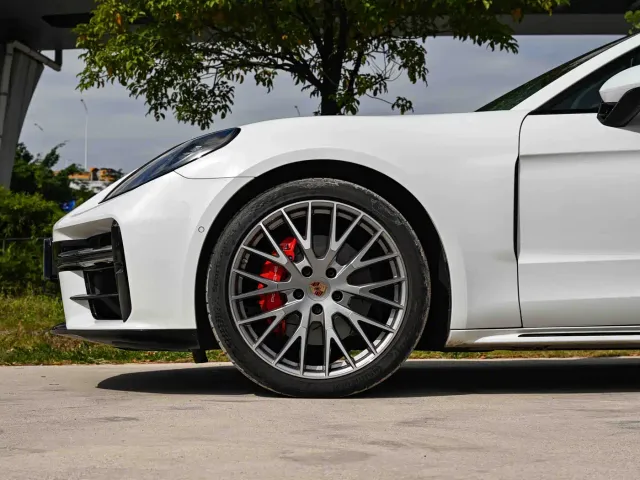 Porsche Panamera — Фото автомобиля 19