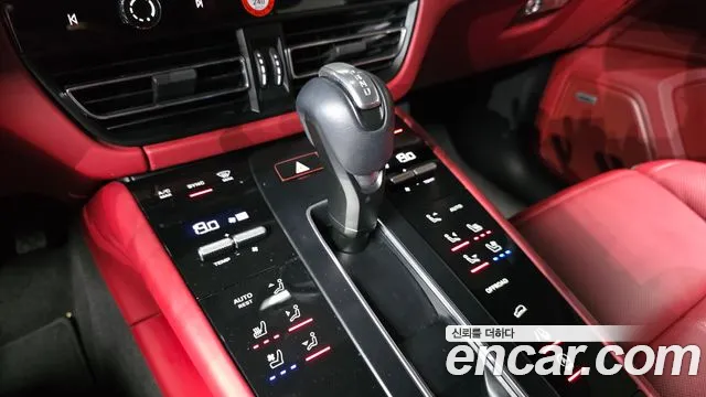 Porsche Macan — Фото автомобиля 8
