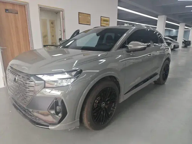 Фотография автомобиля — Audi Q4 e-tron