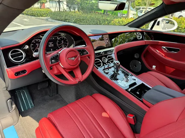 Bentley Continental — Фото автомобиля 11