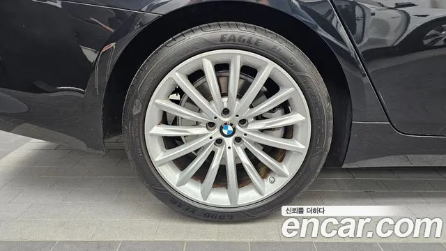 BMW 5 Series G30 — Фото автомобиля 5