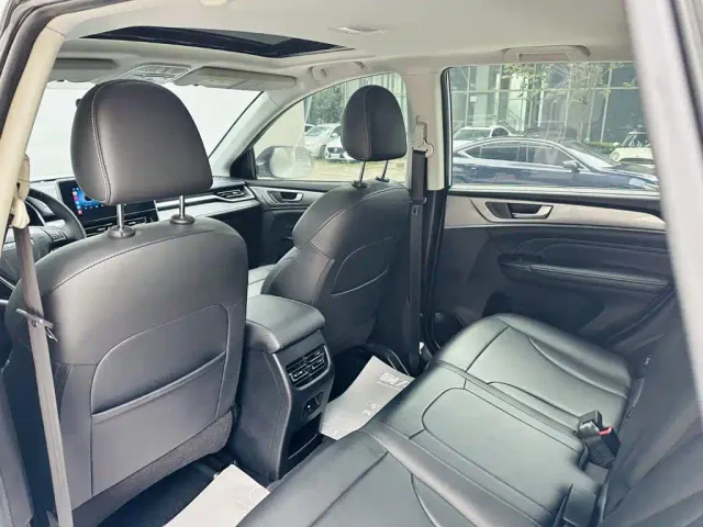 Haval M6 — Фото автомобиля 10