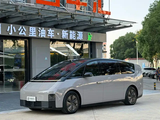 Фотография автомобиля — Li Auto MEGA