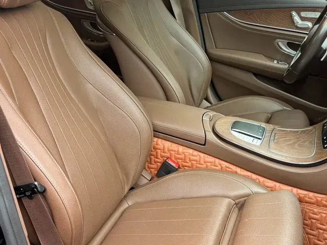 Mercedes-Benz E-Class — Фото автомобиля 10