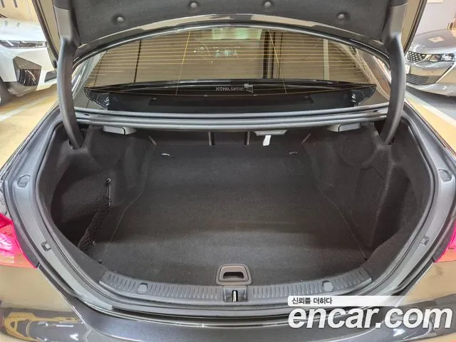 Mercedes-Benz E-Class — Фото автомобиля 18