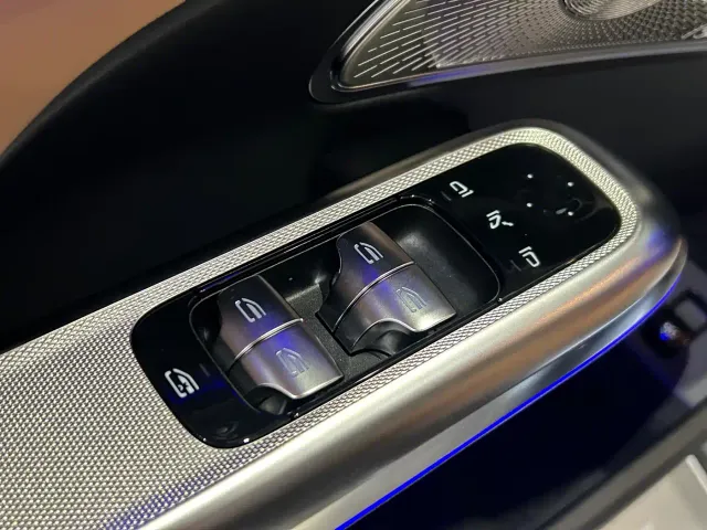 Mercedes-Benz E-Class — Фото автомобиля 7