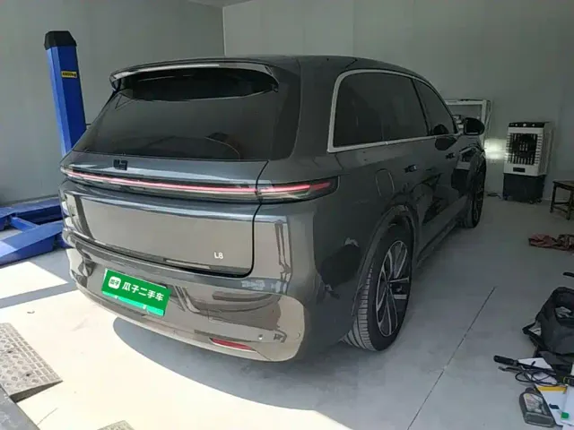 Li Auto L8 — Фото автомобиля 6