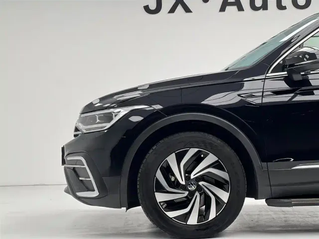Volkswagen Tiguan L — Фото автомобиля 14
