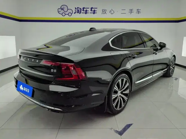 Volvo S90 — Фото автомобиля 3