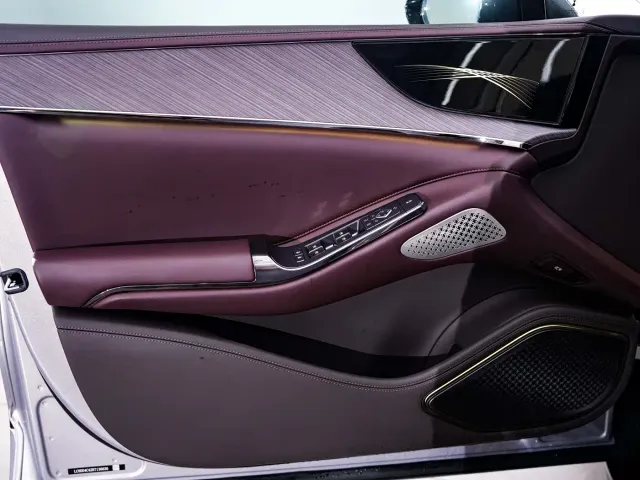 Denza Z9GT — Фото автомобиля 17