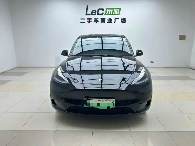 Tesla Model Y — Фото автомобиля 2