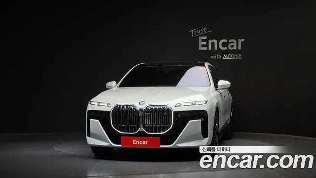 BMW i7 — Фото автомобиля 3