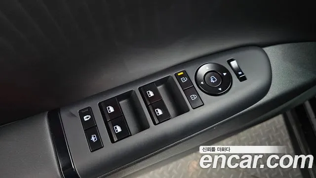 Hyundai Grandeur Grandeur (GN7) 2.5 Бензин 2WD — Фото автомобиля 24