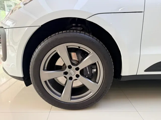 Porsche Macan — Фото автомобиля 22