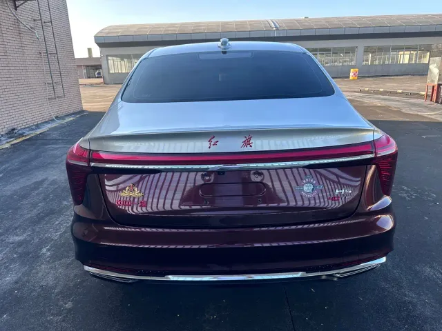 Hongqi H5 — Фото автомобиля 13