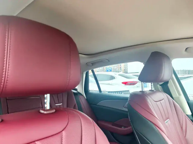 Hongqi H5 — Фото автомобиля 15