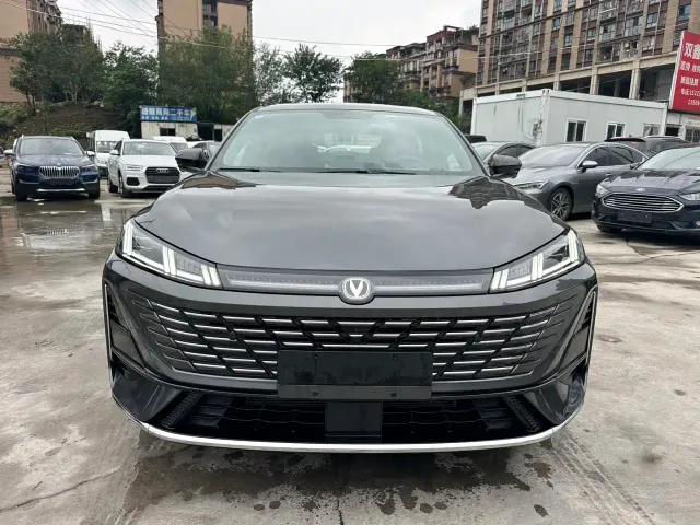Changan Eado — Фото автомобиля 2