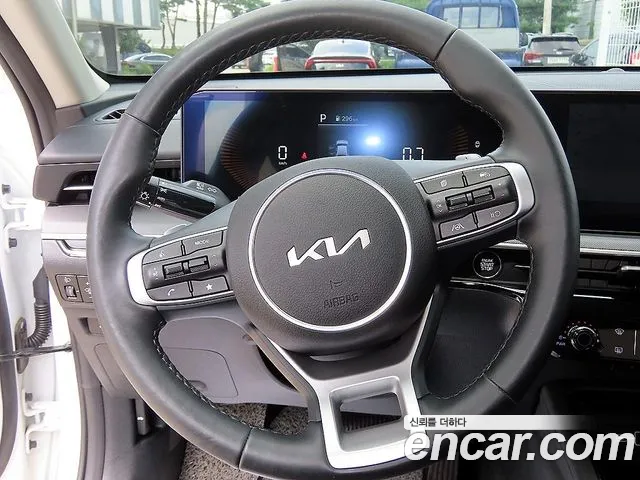 Kia K5 Новый K5 3 поколение 2.0 LPi(Для проката) — Фото автомобиля 8