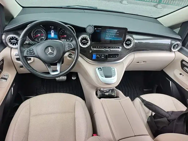 Mercedes-Benz Mercedes-Benz V-Class 2021 V 260 L Long Wheelbase Luxury Edition — Фото автомобиля 5