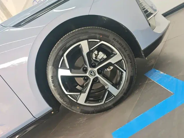Changan Eado — Фото автомобиля 6