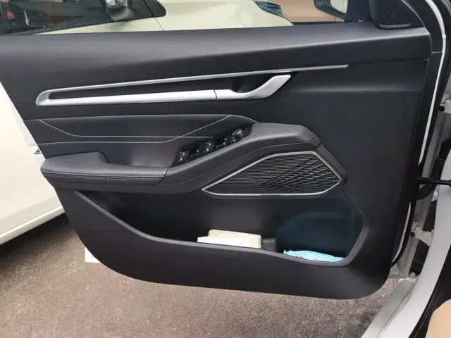 Geely Emgrand — Фото автомобиля 7