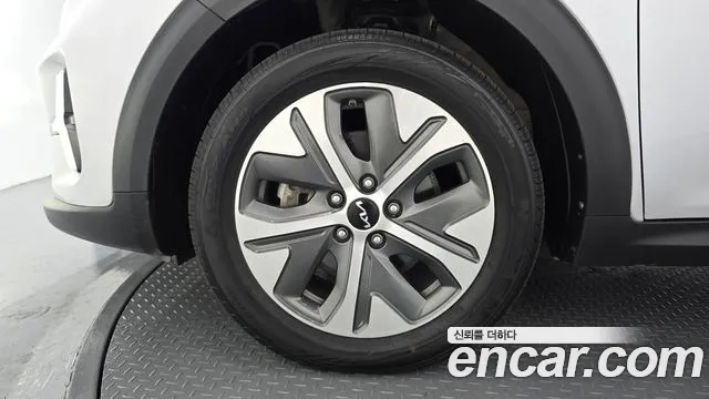 Kia Niro — Фото автомобиля 5