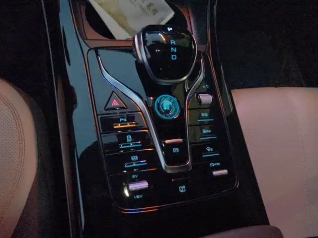 BYD Qin PLUS — Фото автомобиля 16