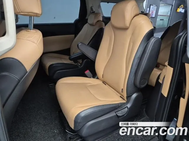 Kia Carnival 4th Gen — Фото автомобиля 12